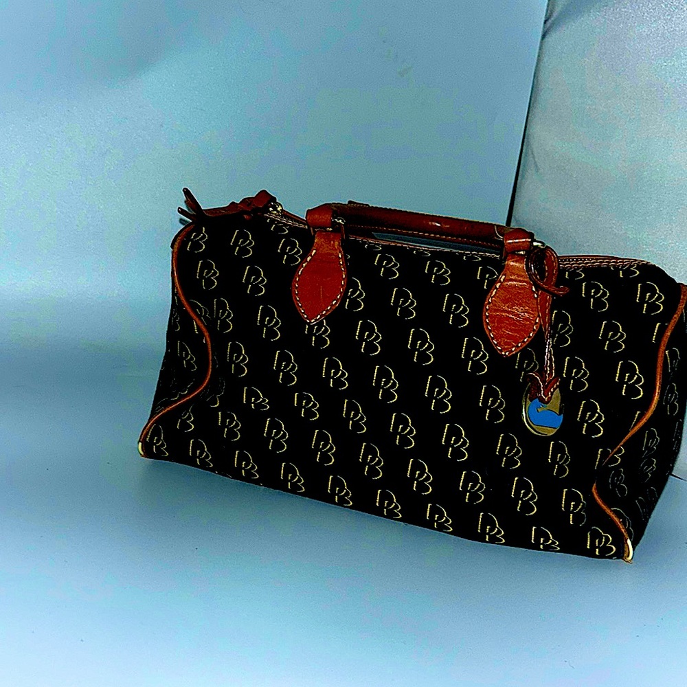 Dooney & Bourke Signature Satchel Shoulder Handbag Purse
